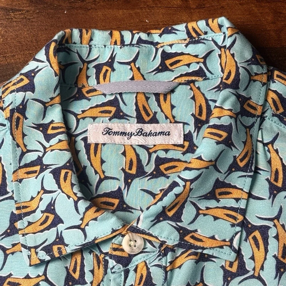 Tommy Bahama Swordfish Camp Shirt Men's Large Blue Short Sleeve Swordfish